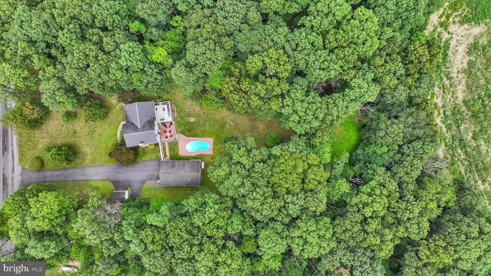 696 PINE HILL ROAD Andreas, PA 18211