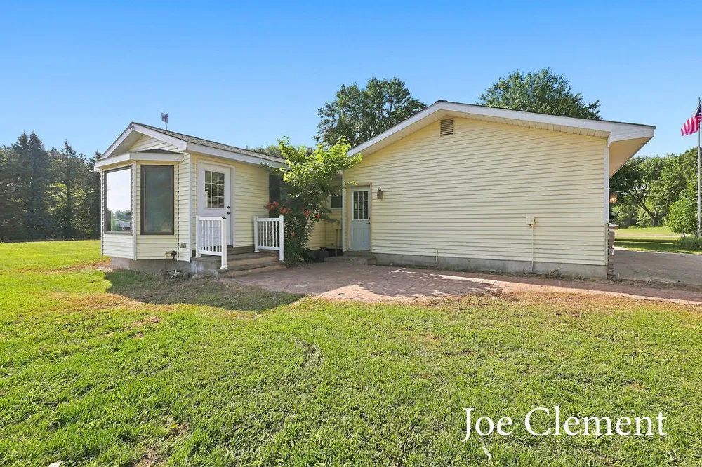 2283 19 Mile Road NW Tyrone Township, MI 49330