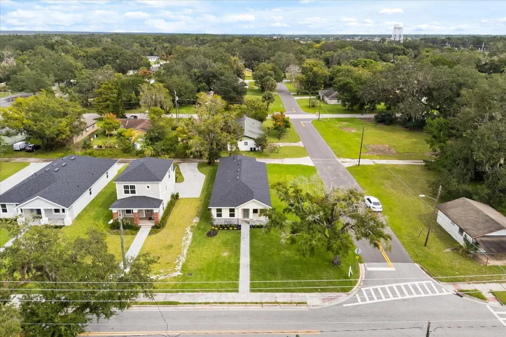 817 S LOCUST AVENUE Sanford, FL 32771