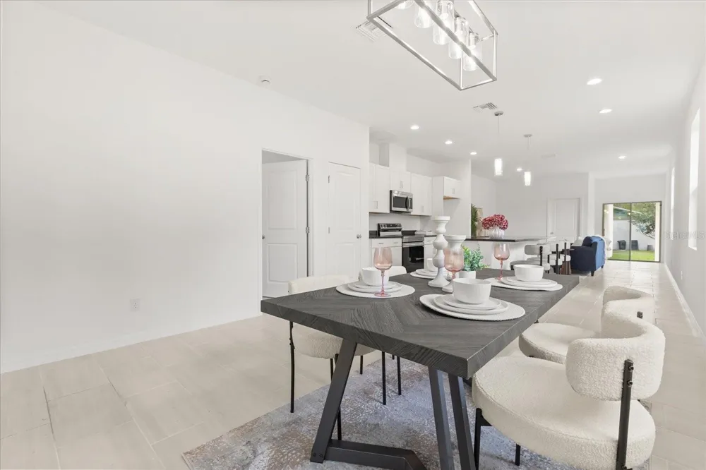 817 S LOCUST AVENUE Sanford, FL 32771