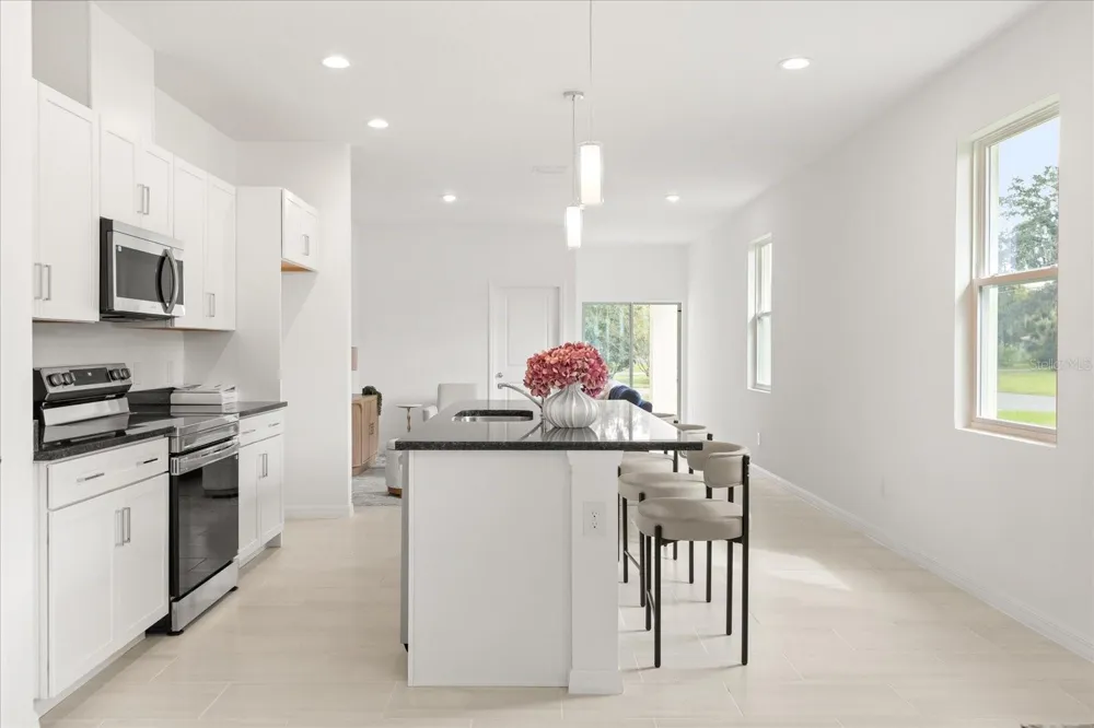 817 S LOCUST AVENUE Sanford, FL 32771