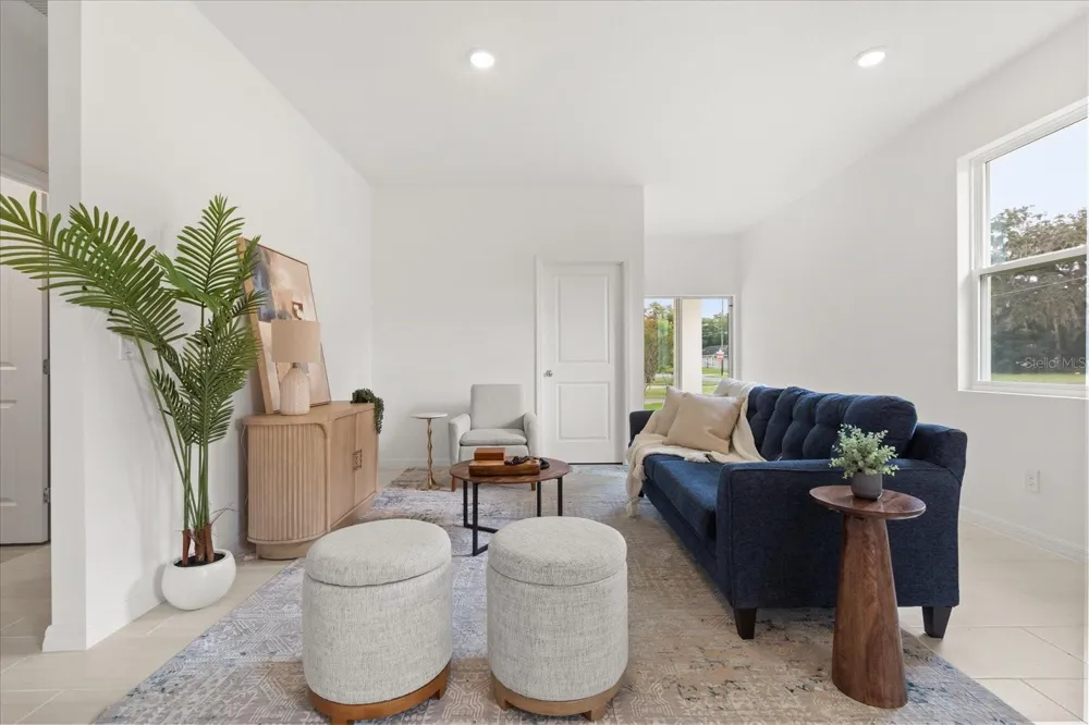 817 S LOCUST AVENUE Sanford, FL 32771