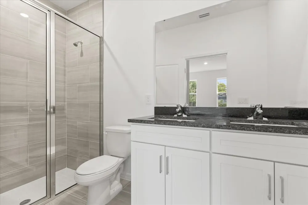 817 S LOCUST AVENUE Sanford, FL 32771
