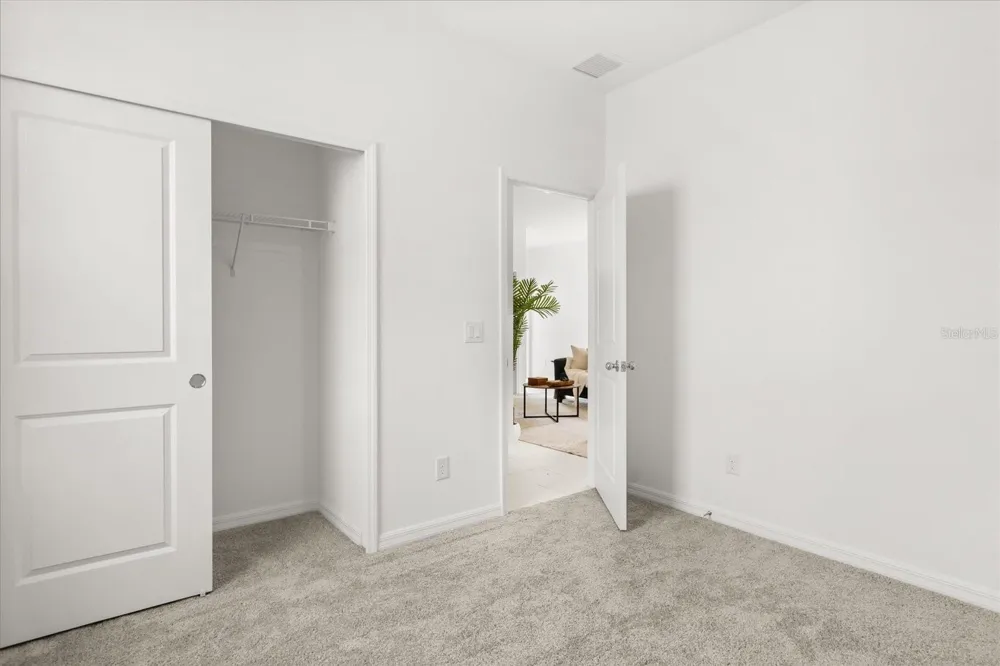 817 S LOCUST AVENUE Sanford, FL 32771
