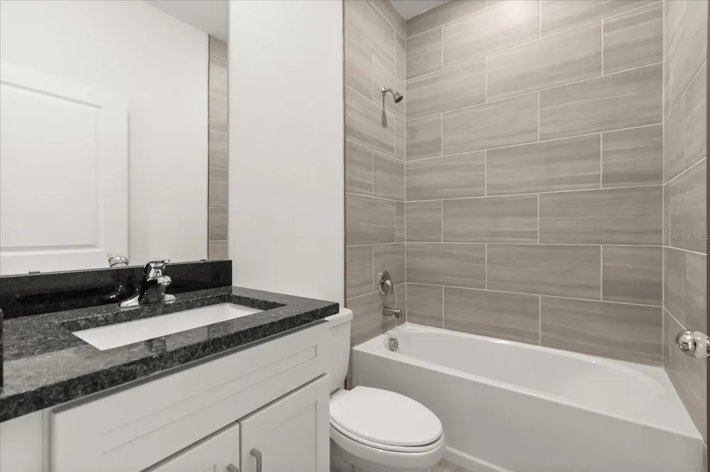 817 S LOCUST AVENUE Sanford, FL 32771