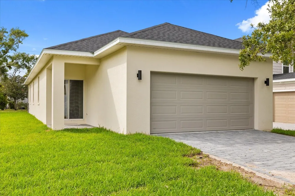 817 S LOCUST AVENUE Sanford, FL 32771