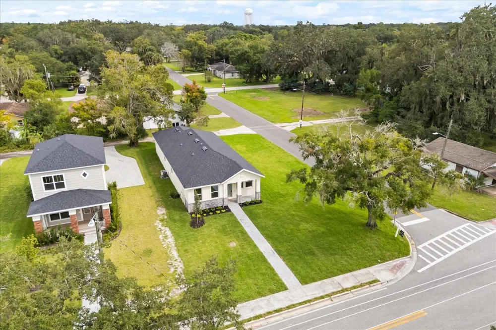 817 S LOCUST AVENUE Sanford, FL 32771