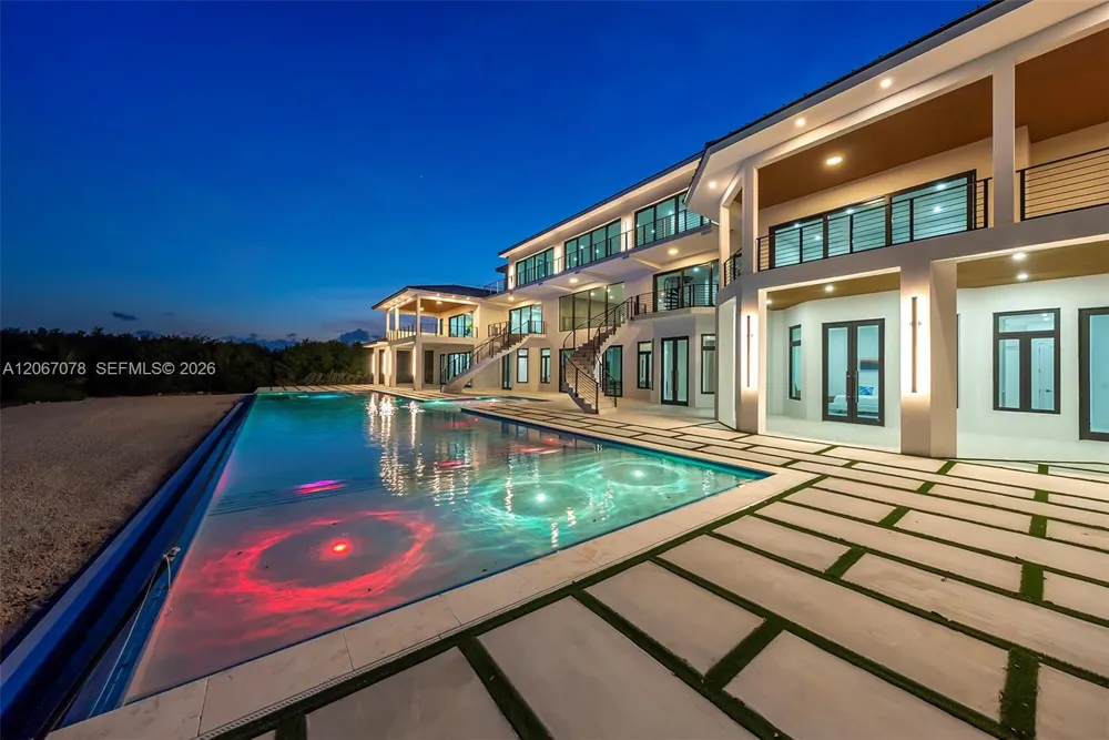 2405 Coco Plum Dr Marathon, FL 33050