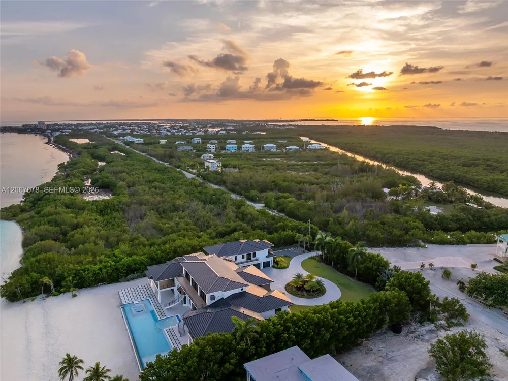 2405 Coco Plum Dr Marathon, FL 33050