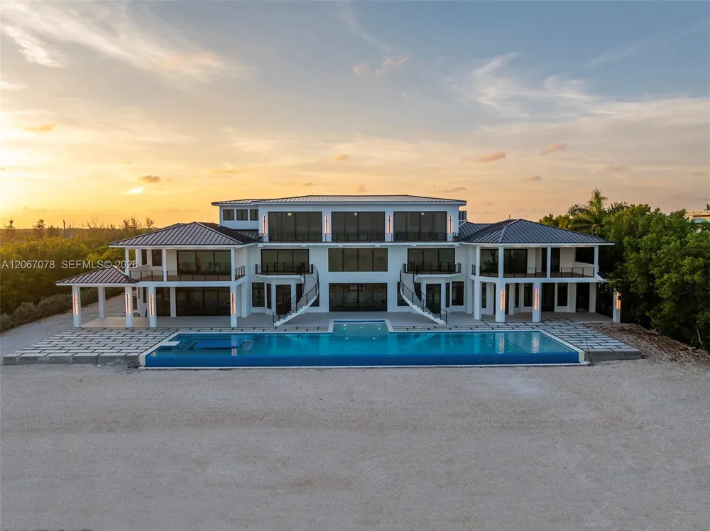 2405 Coco Plum Dr Marathon, FL 33050