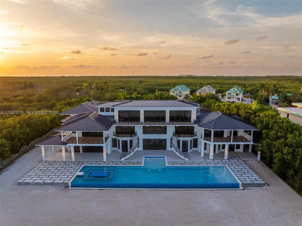 2405 Coco Plum Dr Marathon, FL 33050