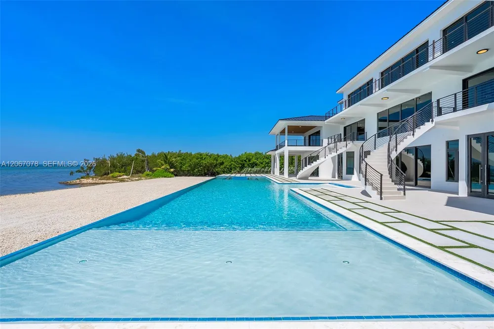 2405 Coco Plum Dr Marathon, FL 33050