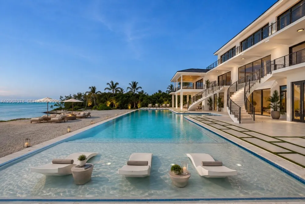 2405 Coco Plum Dr Marathon, FL 33050