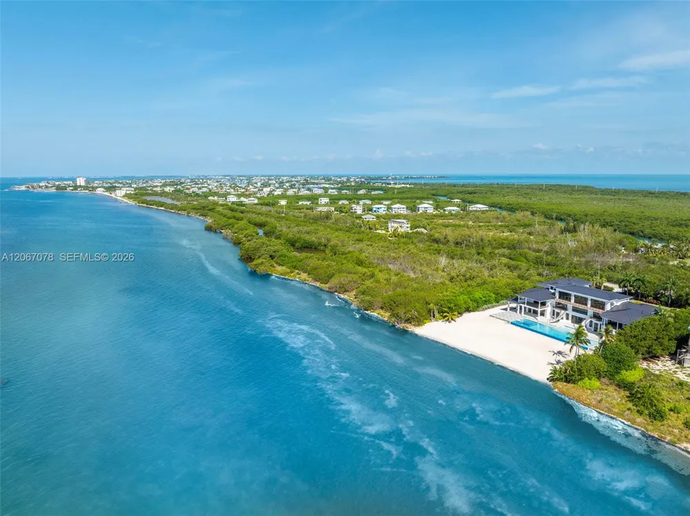 2405 Coco Plum Dr Marathon, FL 33050