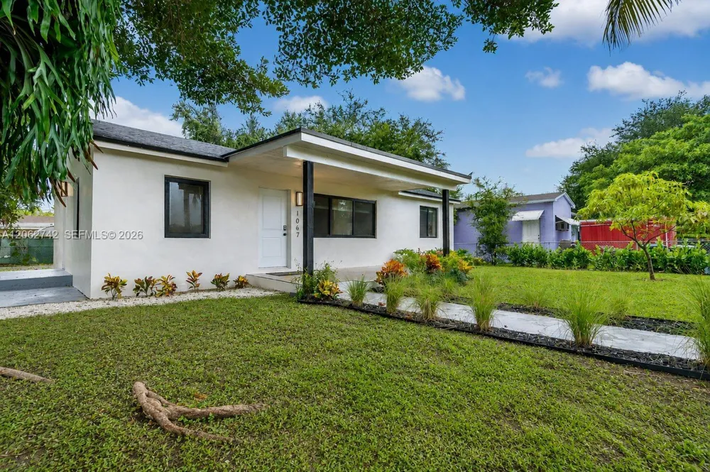 1067 NW 101st St Miami, FL 33150