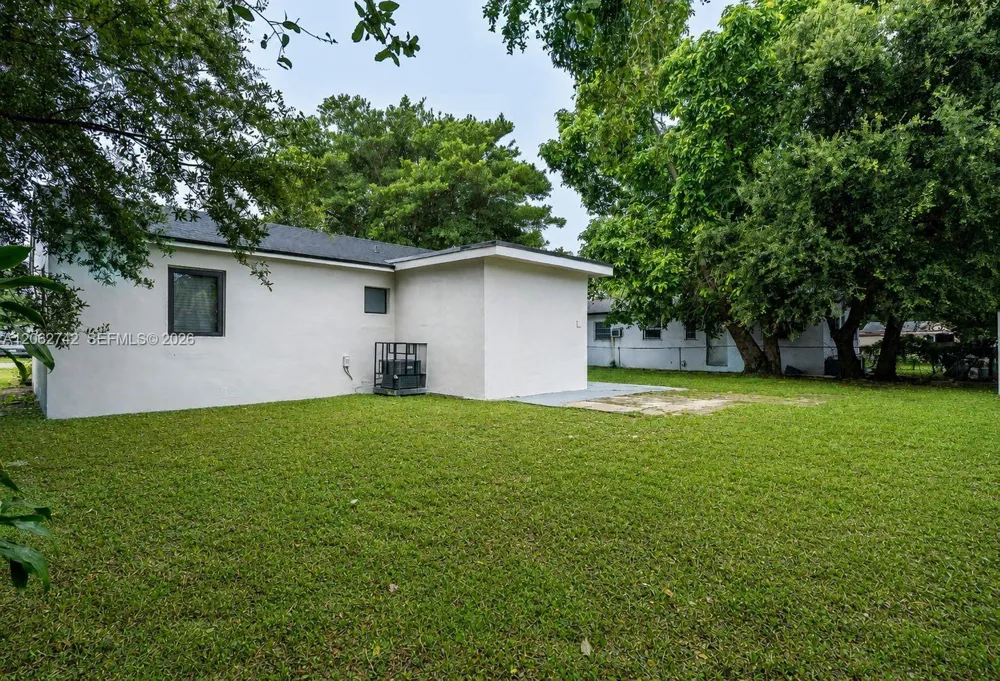 1067 NW 101st St Miami, FL 33150