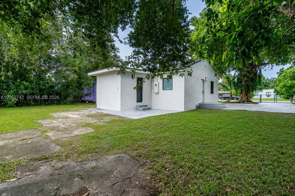 1067 NW 101st St Miami, FL 33150