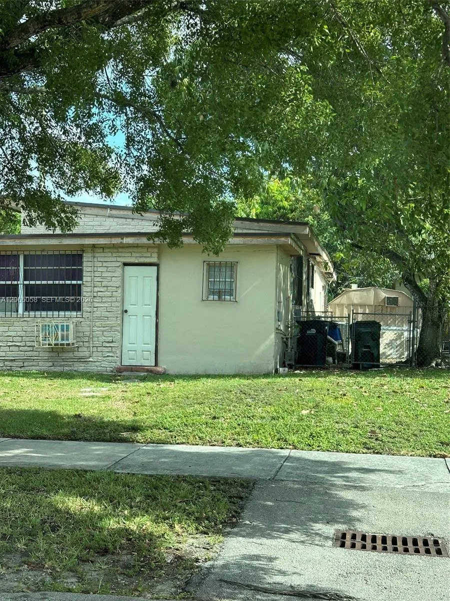 1300 SW 58th Ave West Miami, FL 33144