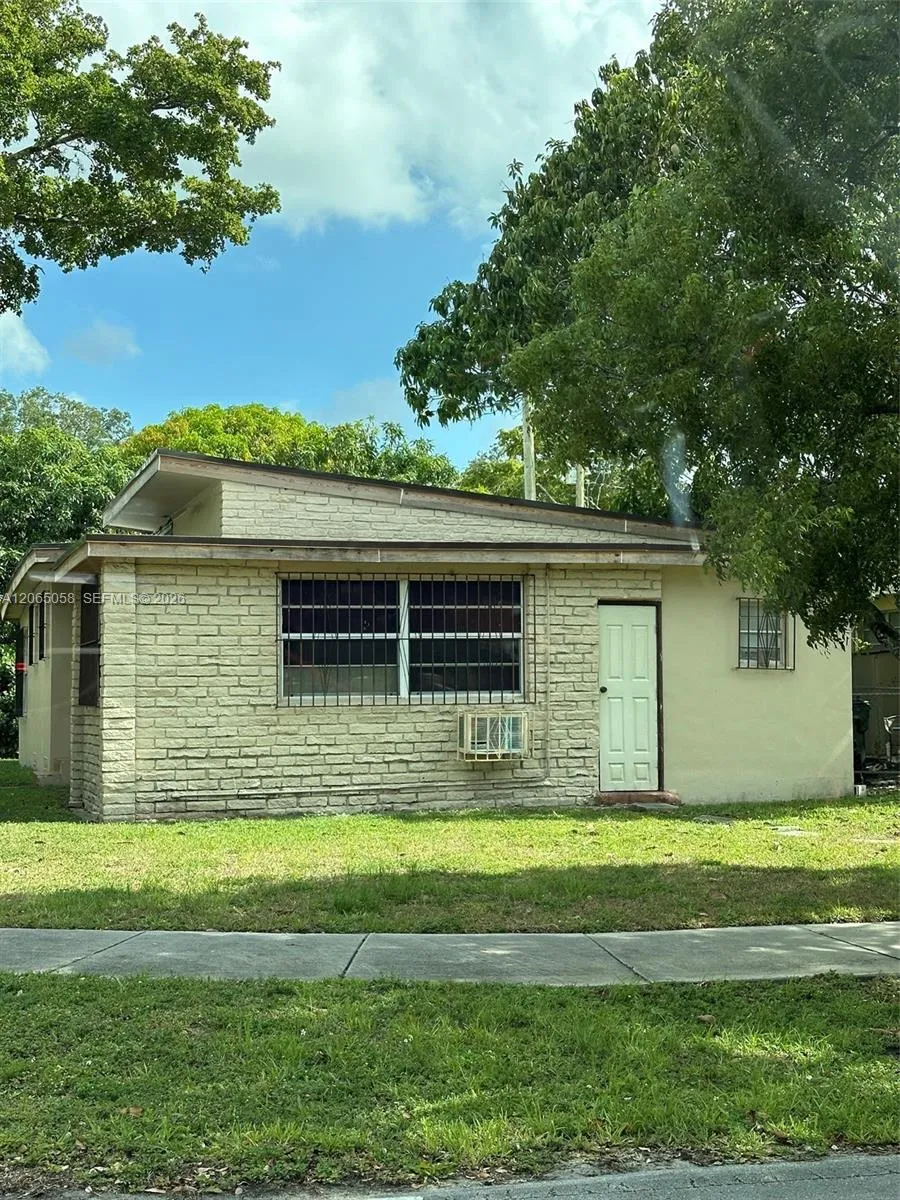 1300 SW 58th Ave West Miami, FL 33144