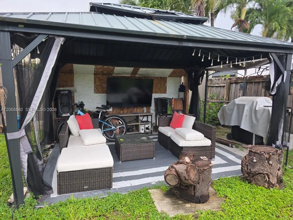 15101 SW 180th Ter Miami, FL 33187