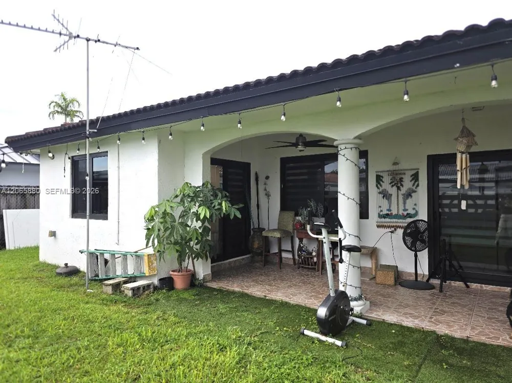 15101 SW 180th Ter Miami, FL 33187