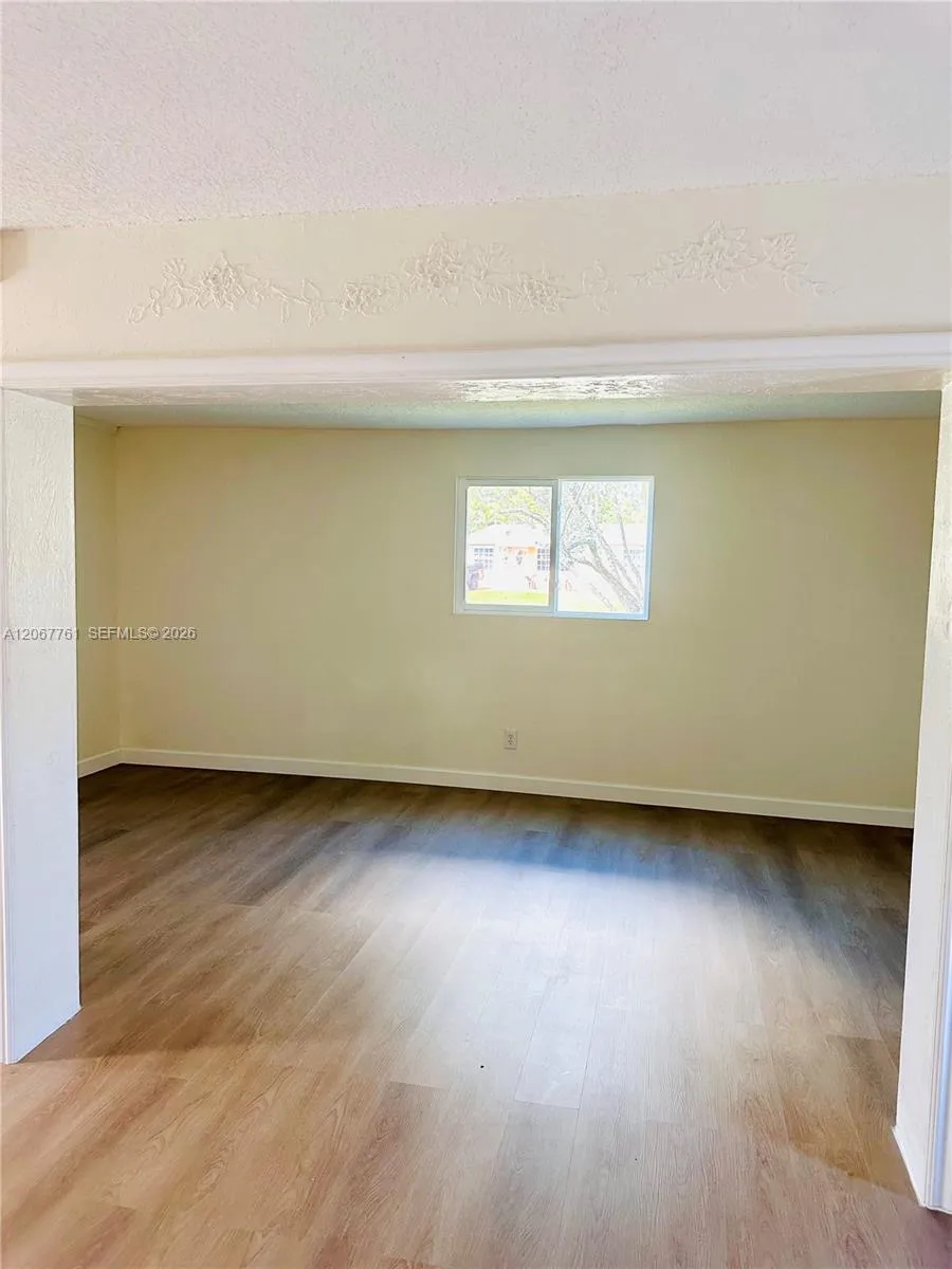 1921 SW 48th Ave Fort Lauderdale, FL 33317