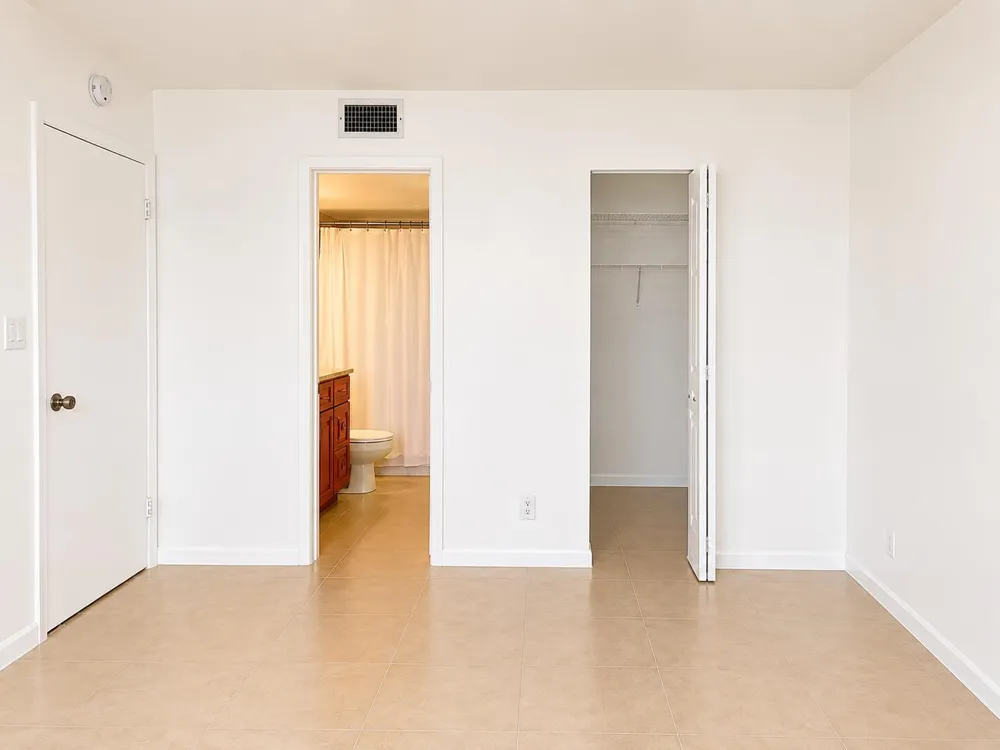 115 Lake Emerald Drive #210 Oakland Park, FL 33309