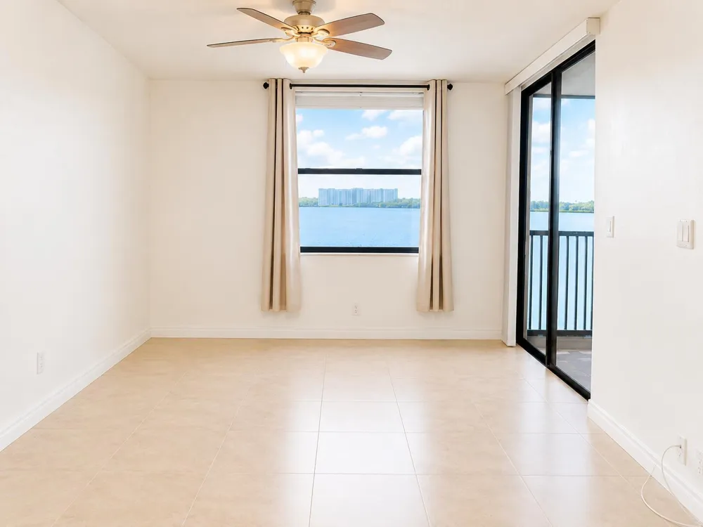 115 Lake Emerald Drive #210 Oakland Park, FL 33309