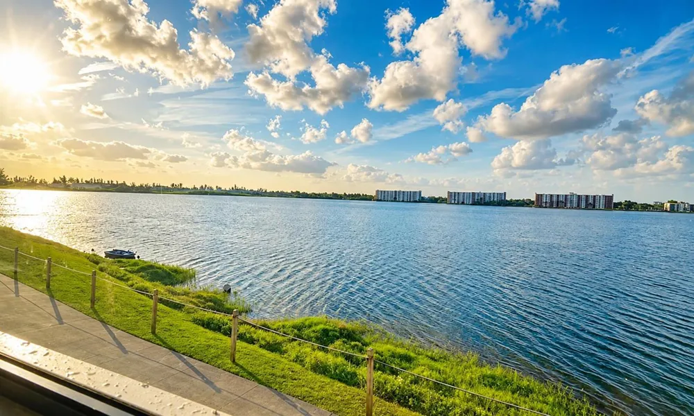 115 Lake Emerald Drive #210 Oakland Park, FL 33309