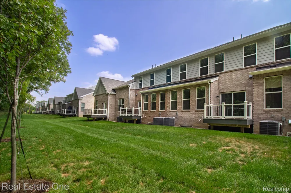 49530 Coldwater Ridge Drive Northville Township, MI 48168