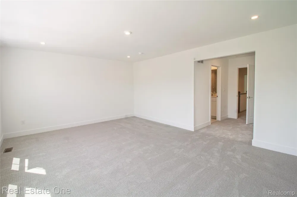49530 Coldwater Ridge Drive Northville Township, MI 48168