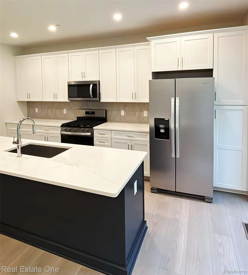 49530 Coldwater Ridge Drive Northville Township, MI 48168