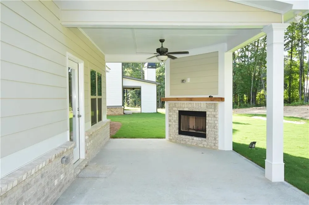 415 Brown Dove Ln Grayson, GA 30017