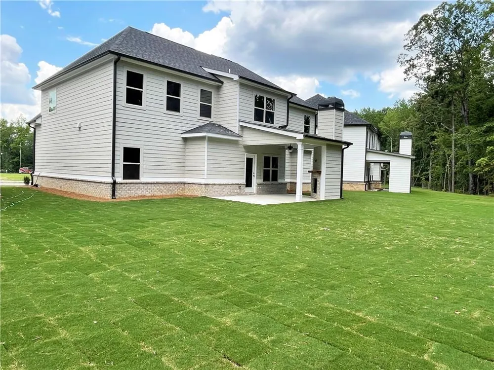 415 Brown Dove Ln Grayson, GA 30017