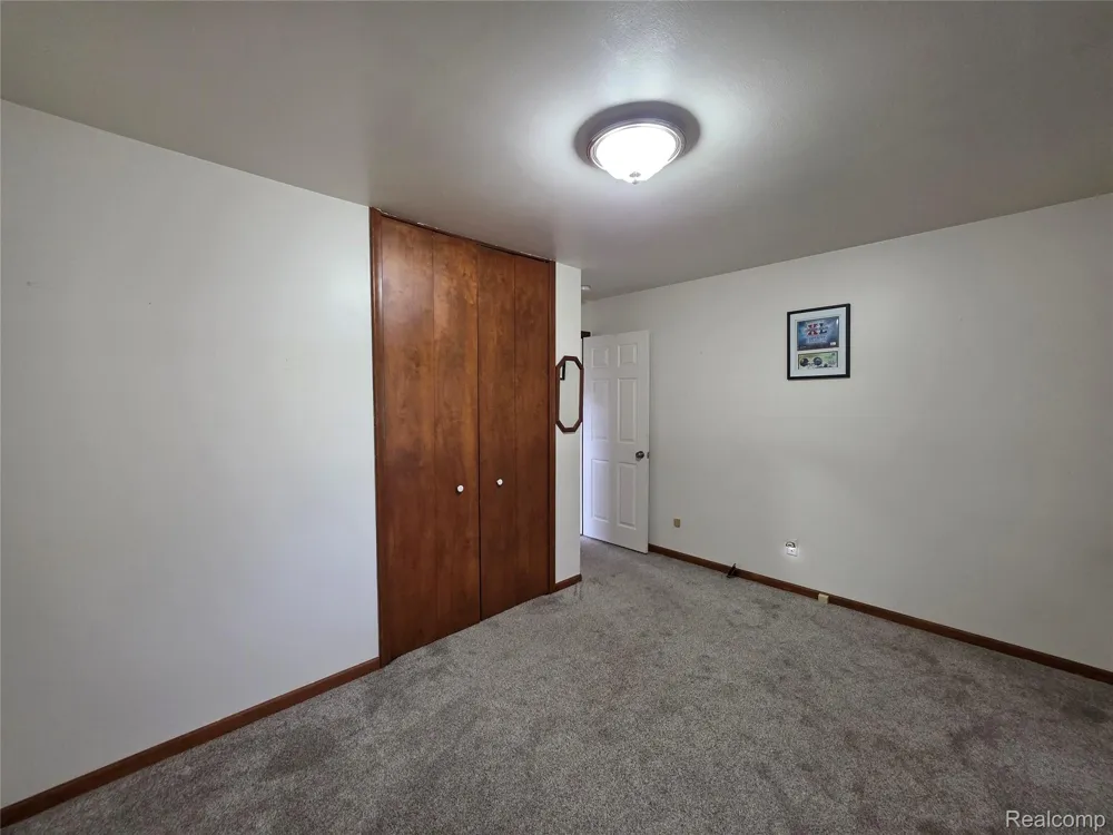 60885 Indian Trail Ray Township, MI 48096
