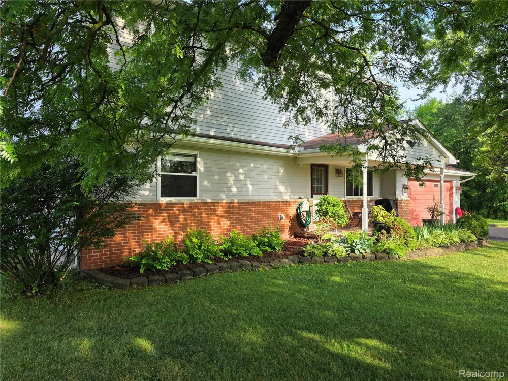 60885 Indian Trail Ray Township, MI 48096