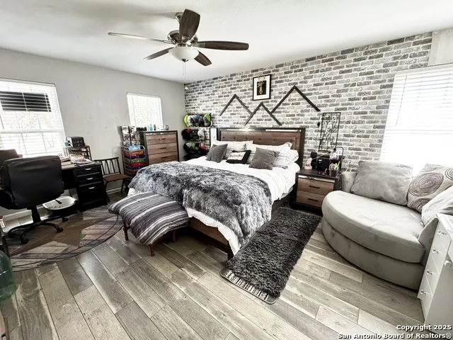 325 Eagle Ridge Floresville, TX 78114