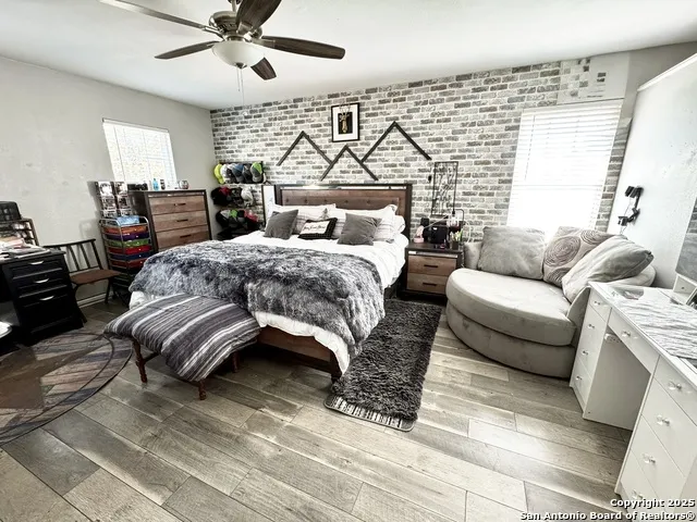 325 Eagle Ridge Floresville, TX 78114
