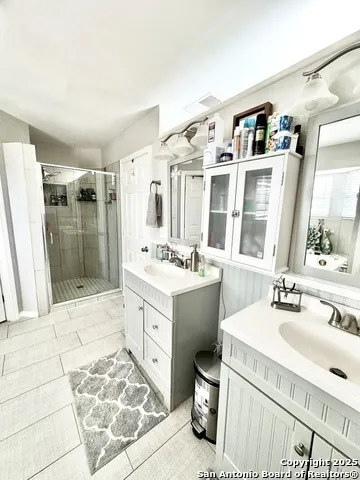 325 Eagle Ridge Floresville, TX 78114