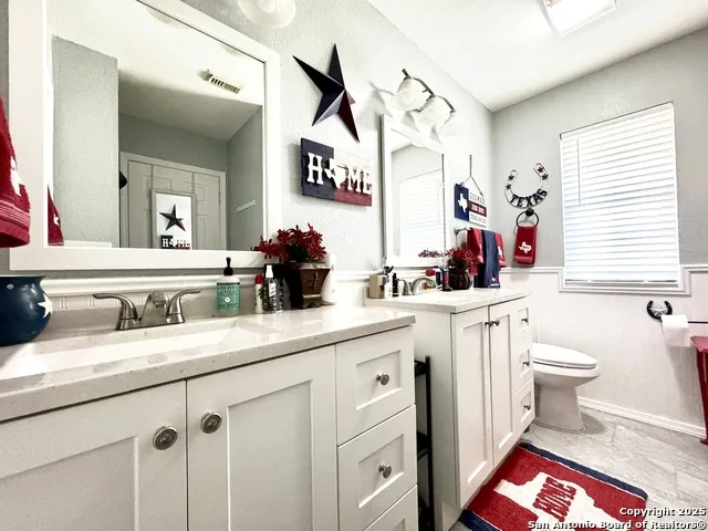 325 Eagle Ridge Floresville, TX 78114