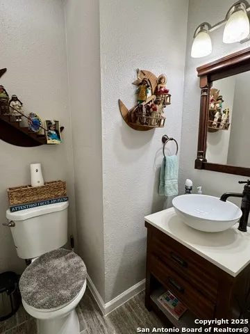 325 Eagle Ridge Floresville, TX 78114
