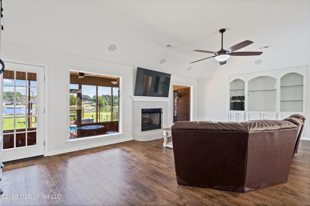 1975 Green Village Drive Hernando, MS 38632