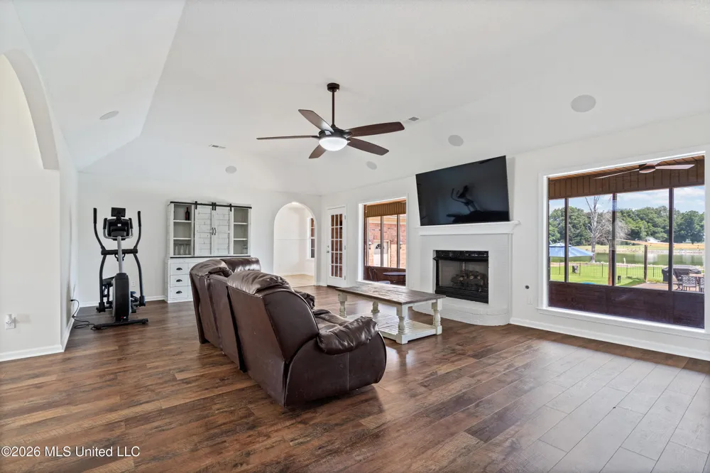 1975 Green Village Drive Hernando, MS 38632