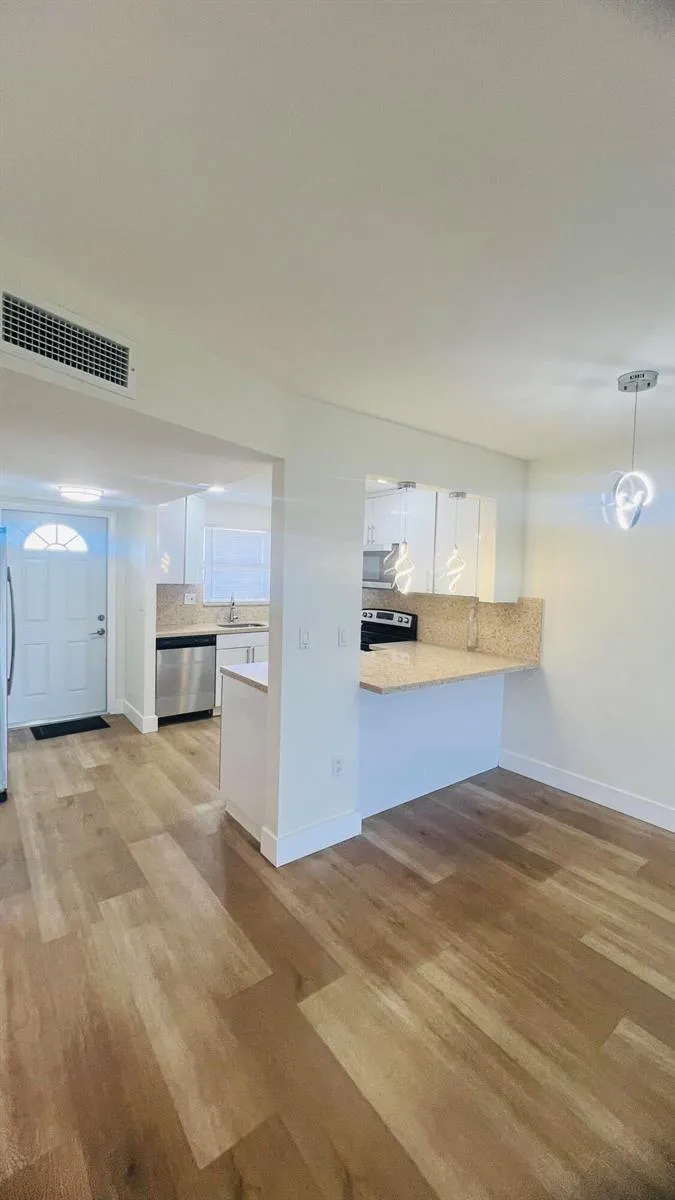 8345 SUNRISE LAKES BOULEVARD #304 Sunrise, FL 33322