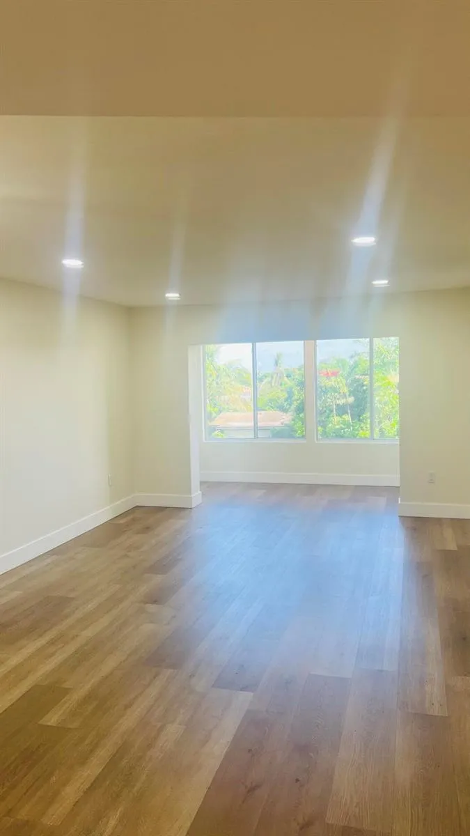 8345 SUNRISE LAKES BOULEVARD #304 Sunrise, FL 33322