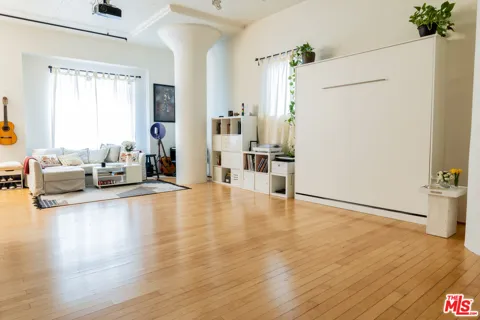 420 S San Pedro Street