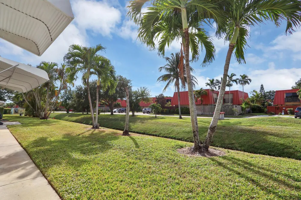 3210 MERIDIAN WAY S #11 Palm Beach Gardens, FL 33410