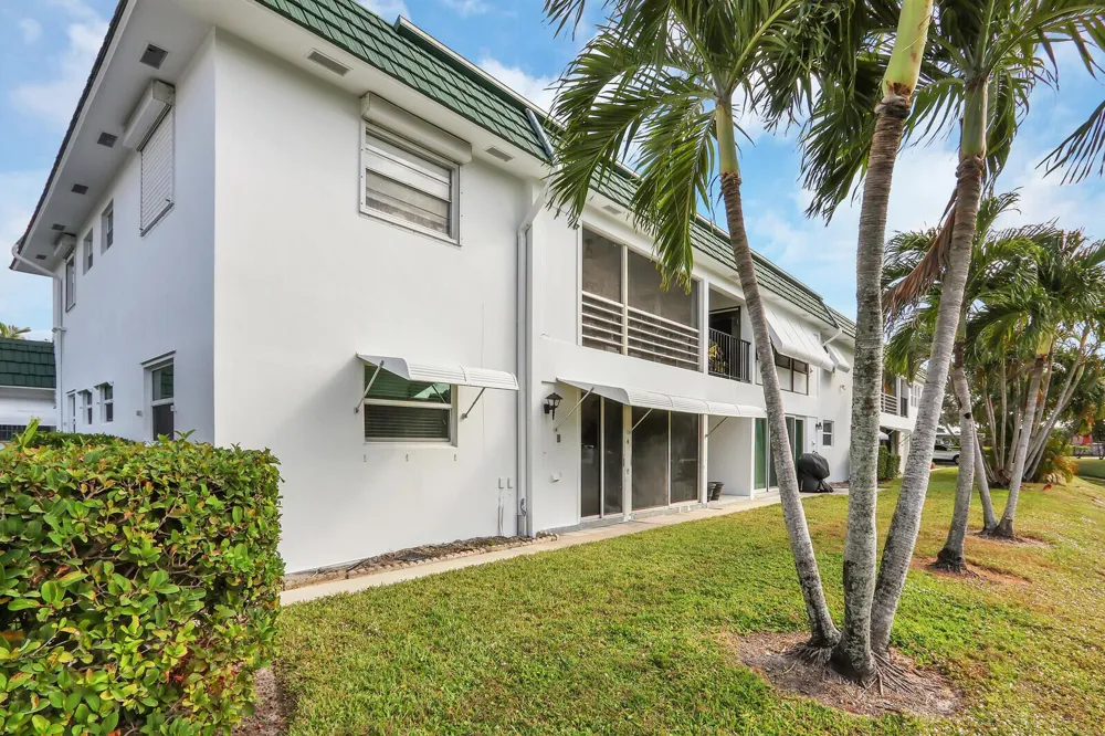 3210 MERIDIAN WAY S #11 Palm Beach Gardens, FL 33410
