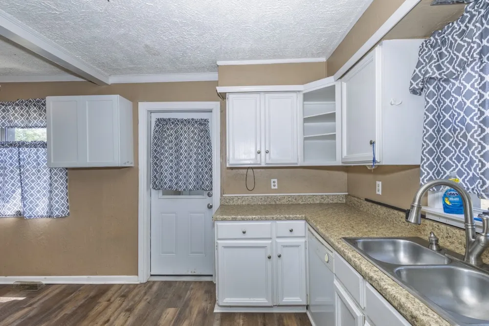 3998 E 390 ROAD Oologah, OK 74053
