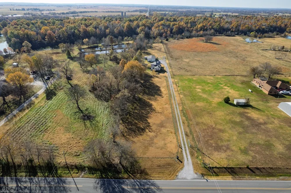 3998 E 390 ROAD Oologah, OK 74053